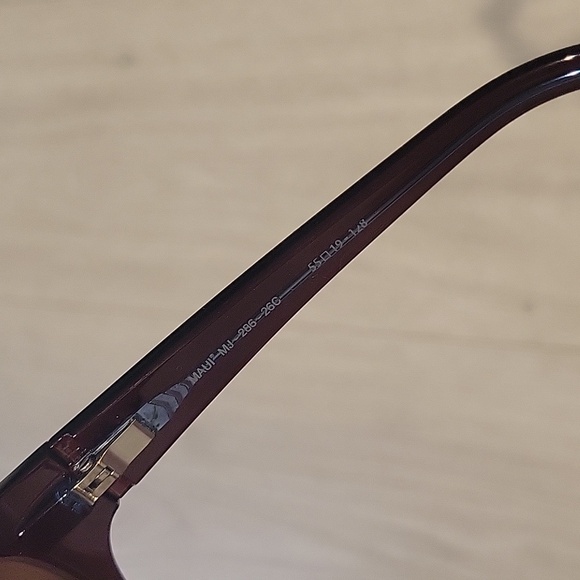 Maui Jim Kuiaha Bay Sunglasses with glasses case - Picture 4 of 5